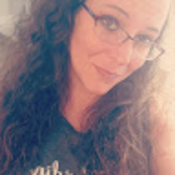 Meet your Posher, Tracy - Picture 1 of 1